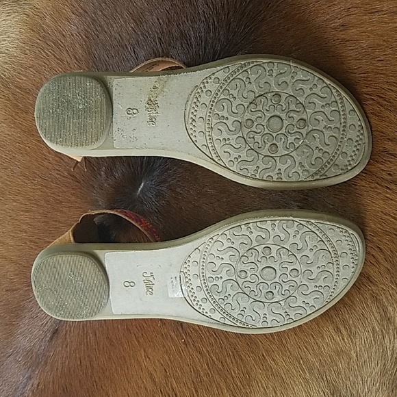 Tribal Pattern Thong Sandals - Picture 2 of 8